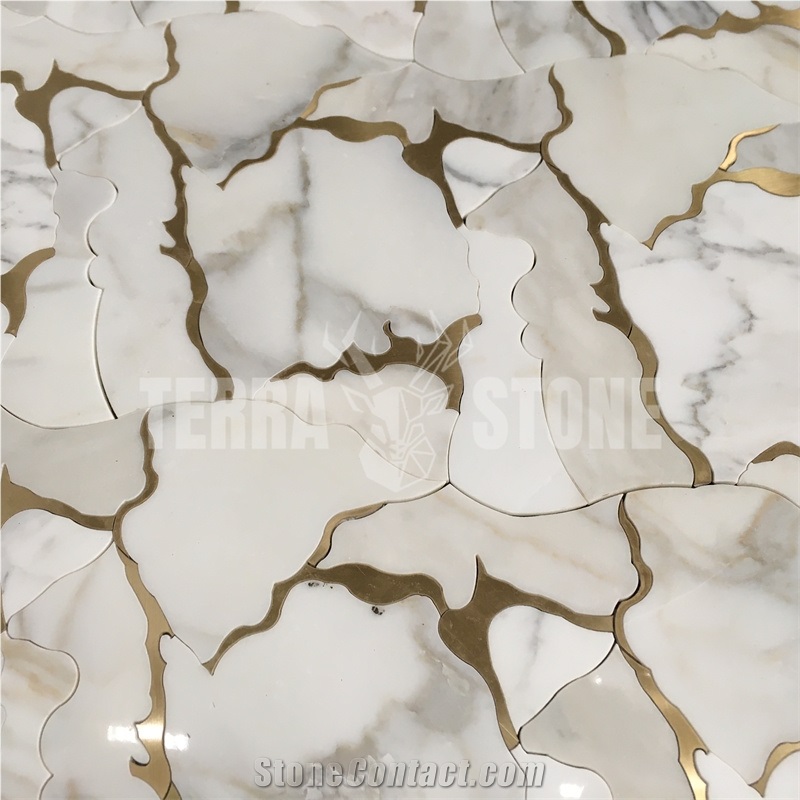 Calacatta Gold Marble Irregular Brass Waterjet Mosaic Tile From China