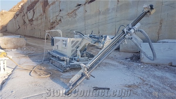 Tracked Down the Hole (DTH) Drilling Machine - Electric / Diesel (MFFR) - ZENITH