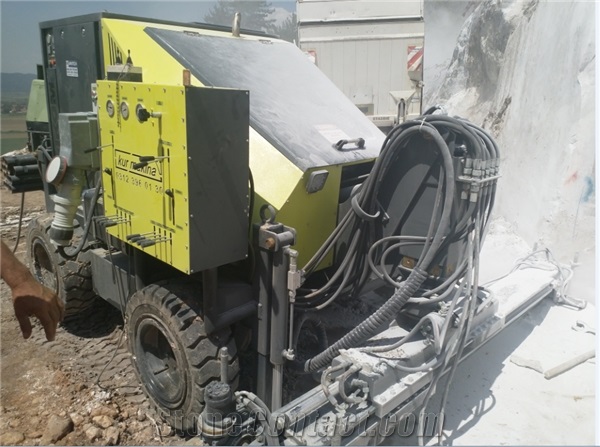 TANK DRILL K21 Mobile Quarry Driller