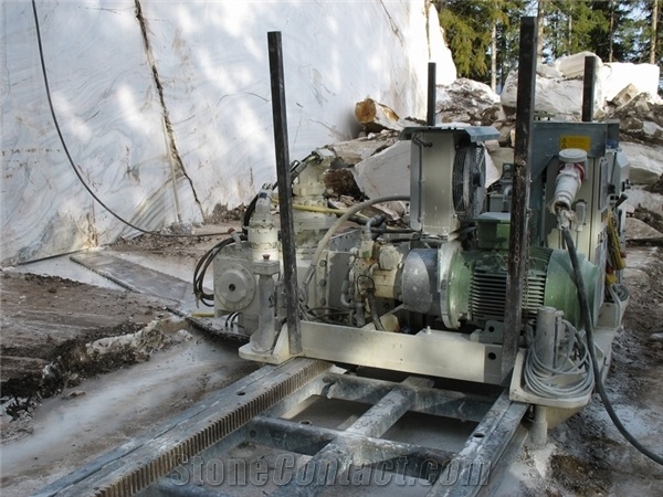 Benetti CSM 962 Chain Saw Machine vertical and horizontal cuts in limestone, marble, and travertine