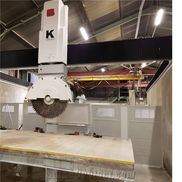 K 900 CNC bridge saw with tilting head and 5 interpolated axes