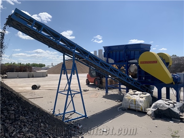 Crushing plant for hard and medium-hard material