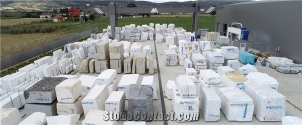 Artic White Marble - Artic Grey Marble Quarry