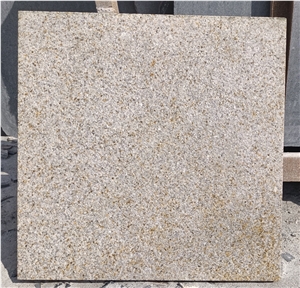 Golden Yellow Granite G682 Bush Hammered Tiles 600x600x30mm