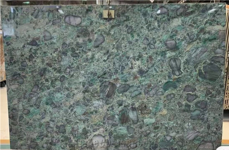 Brazil Fashion Pebble Green Granite Slab