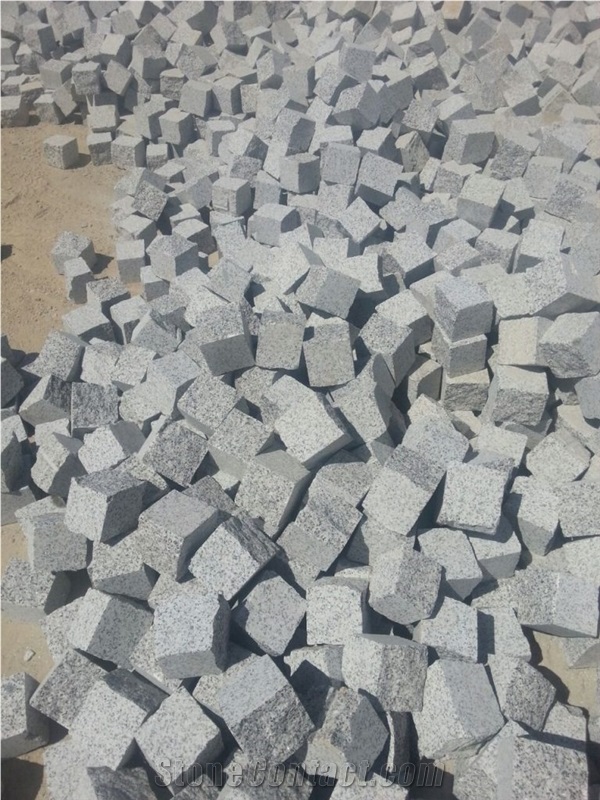 White Natanz Granite Cobble Stone, Cube Stone