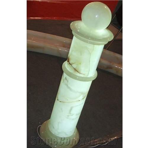 Green onyx pedestal column shafts