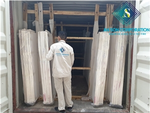 Packing White Marble Slabs In The Factory