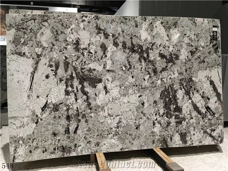 Snow Mountain Granite Gold Slab Tile In China Stoner Market