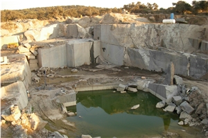 Negro Ochavo Especial Granite Quarry