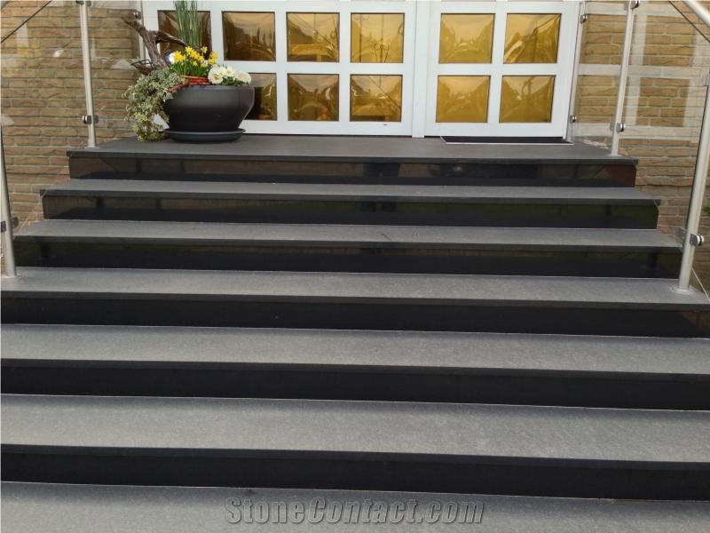 Outdoor Stairs With Natural Stone Granite Deck Stair Steps