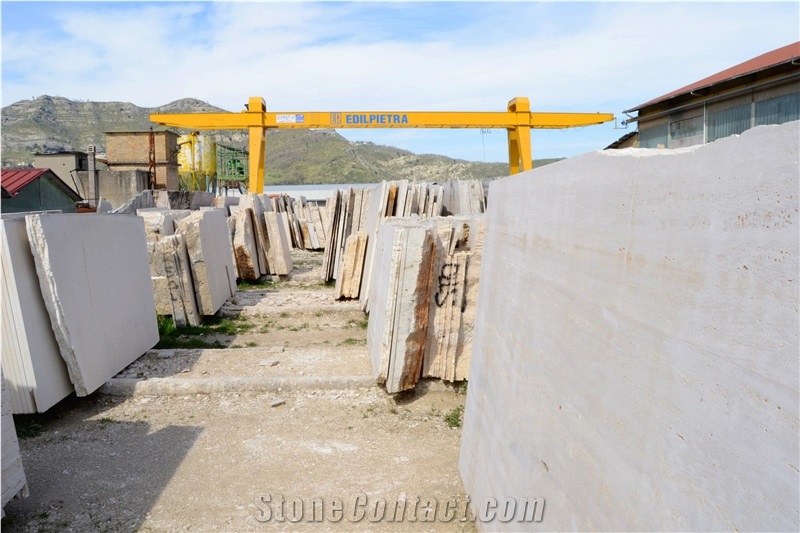 Travertino Romano Classico Slabs