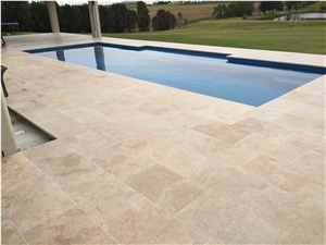 Light Travertine Tumbled Pattern