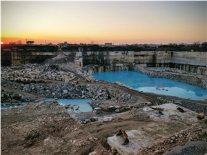 Travertino Romano - Travertino Classico Quarry