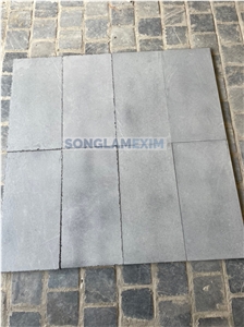 Bluestone Tumbled Pavers