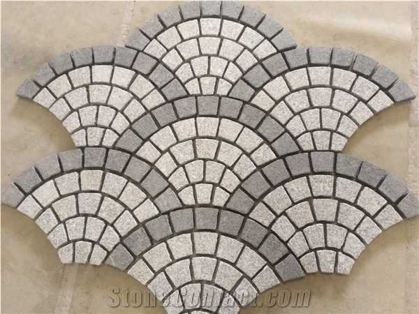 Grey Fan Pattern Granite Cobbles Driveway Paver On Mesh