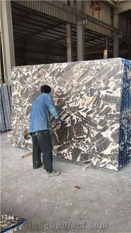 China Unicorn Antique River Kylin Marble Jade Slab