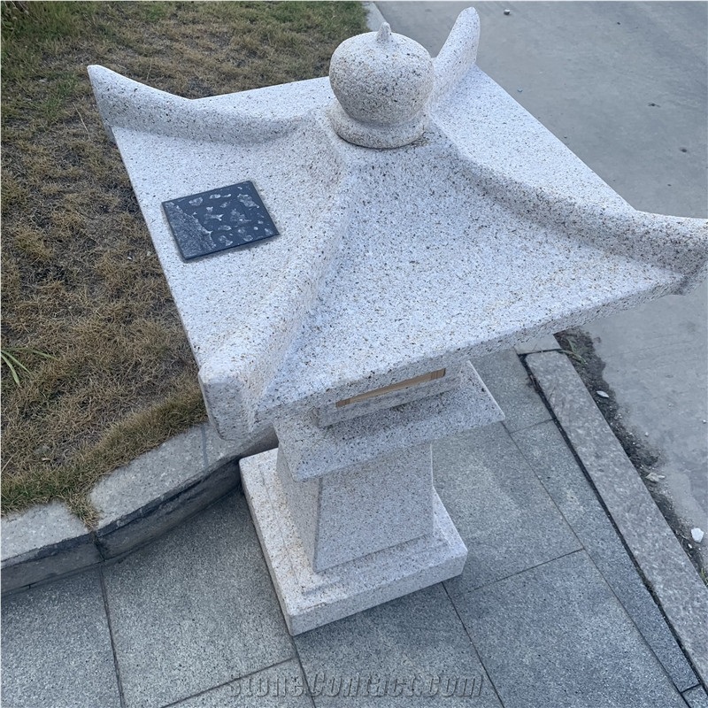 Natural Granite Hand Carved Lantern Sculpture Japan Pagoda
