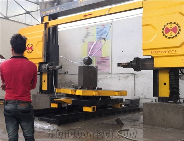 5 Axis CNC Diamond Wire Saw Machine For Processing Marble Granite