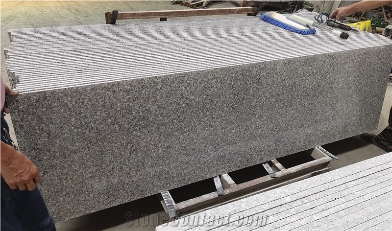 G636 CRISTAL ROSA/NUEVO ROJO Granite Countertops