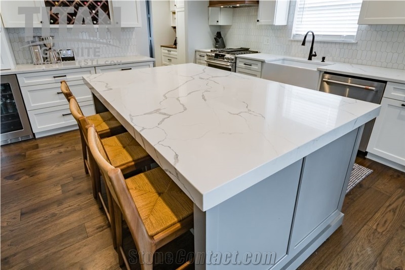 Custom Design Calacatta Gold Quartz Kitchen Countertops