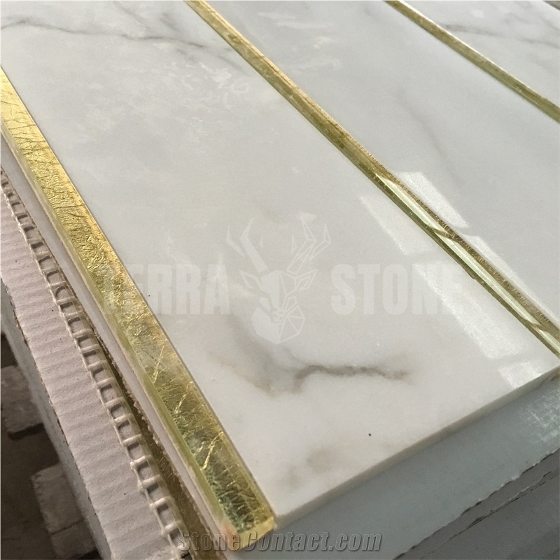 Waterjet Mosaic Calacatta Marble With Golden Glass Tiles