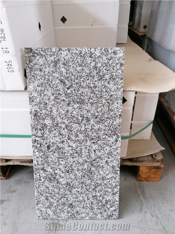 Bianco Tarn Granite Slabs, Tiles