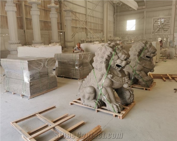 Factory Supply Stone Statue Lion Hand Carving Outdoor Lion Guardian Statue
