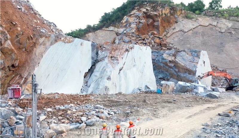Thanh Thanh Tung Cam Thuy Bluestone Quarry