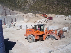 Arco Iris Onyx Quarry