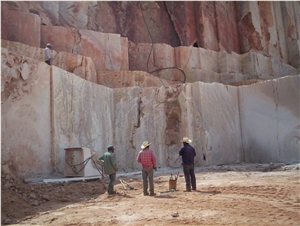 Onice Arancio Quarry