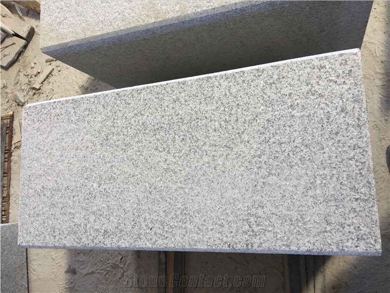 G623 Fujian Sesame Grey Granite Kerstone Roadside Cubestone