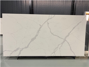 Calacatta Quartz Stone Slab Come With Pure White Background