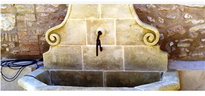 Piedra Parisina Sandstone Wall Mounted Fountain