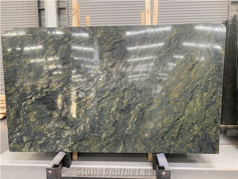 Verde Fusion Granite Slab
