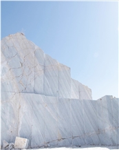 Blanco Rayado-Arctic White Marble Quarry