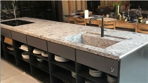 Engineered Quartz Kitchen Countertop