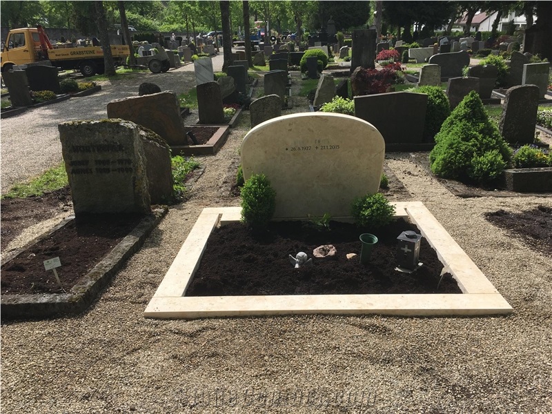 Kelheimer Auerkalk Limestone Gravestone