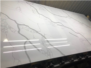 Glossy White & Modern Calacatta Quartz Slabs
