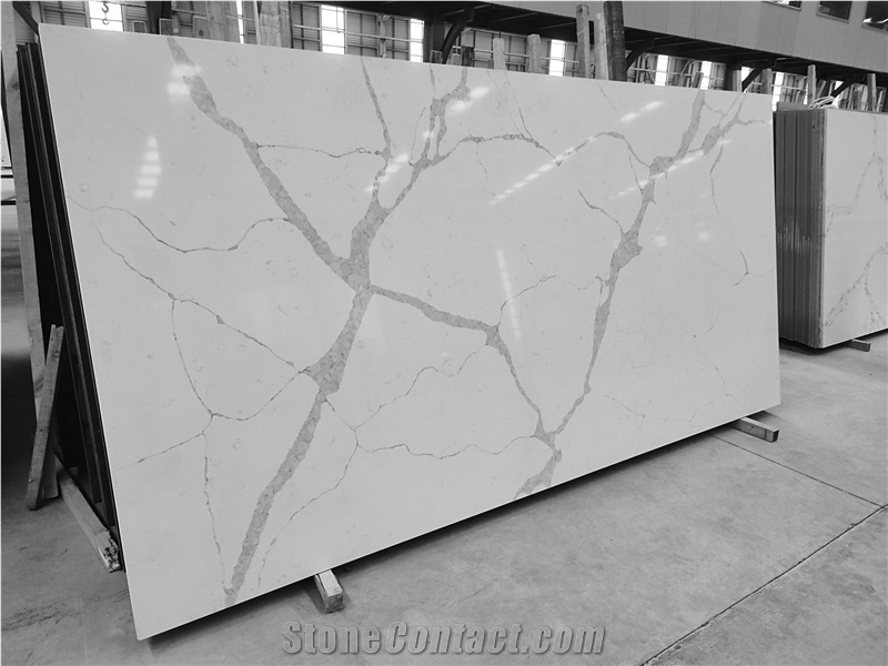 Classic White Quartz Middle Size Slabs With Glossy Surface