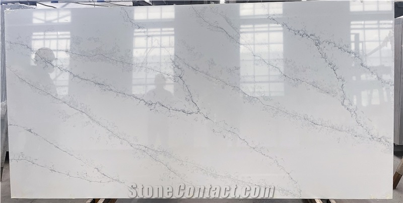 New Glossy Calacatta Engineered Stone Slabs For Project