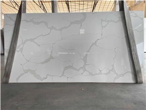 Badan Calacatta Quartz Prefab Bold Veining NQ7201