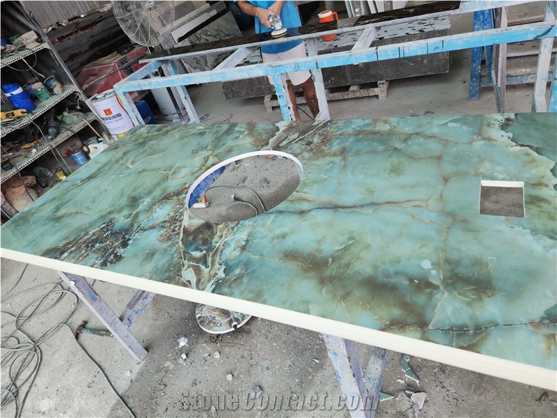 Calacatta Quartz Table Top From Hung Phat Stone Factory