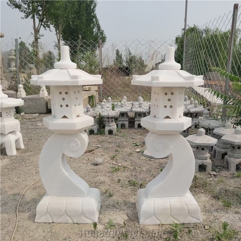 Outdoor Carved Stone Lantern For Garden Decoration