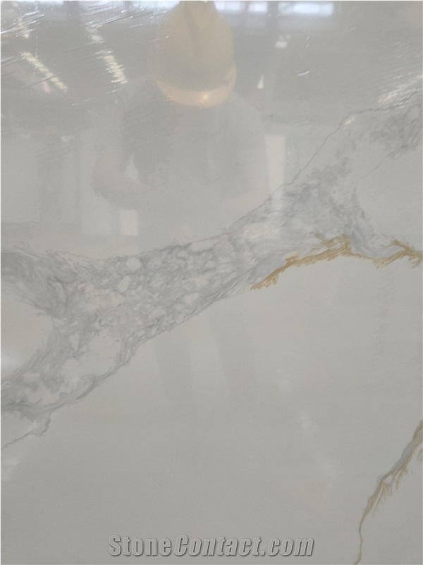 White Calacatta Quartz Stone With Grey And Gold Veins