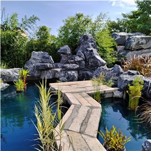 Natural Black Mountain Stone Small Garden Lake Rockery
