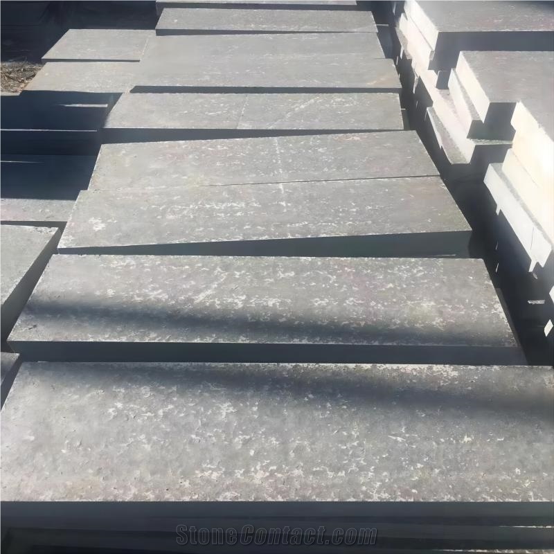 China Zhanjiang Black Fcatory Sell Flamed Basalt Tiles
