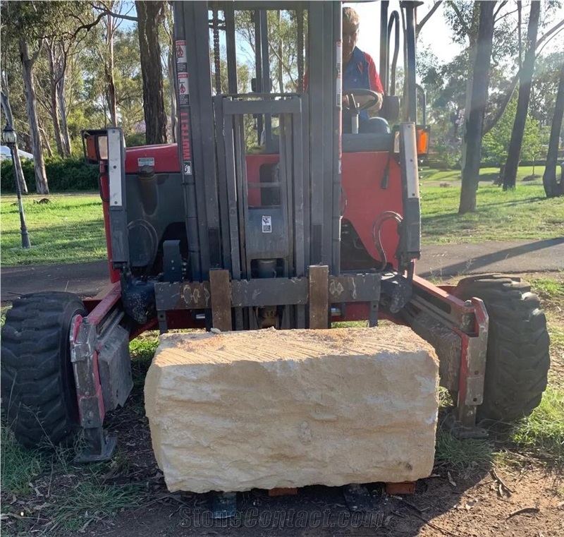 Texas Sandstone 2 Meter A Grade Bolstered Sandstone Blocks