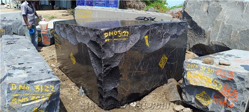 Kunnam Black Granite Blocks