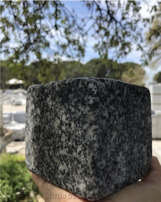 Bergama Grey Granite Cobble Stone